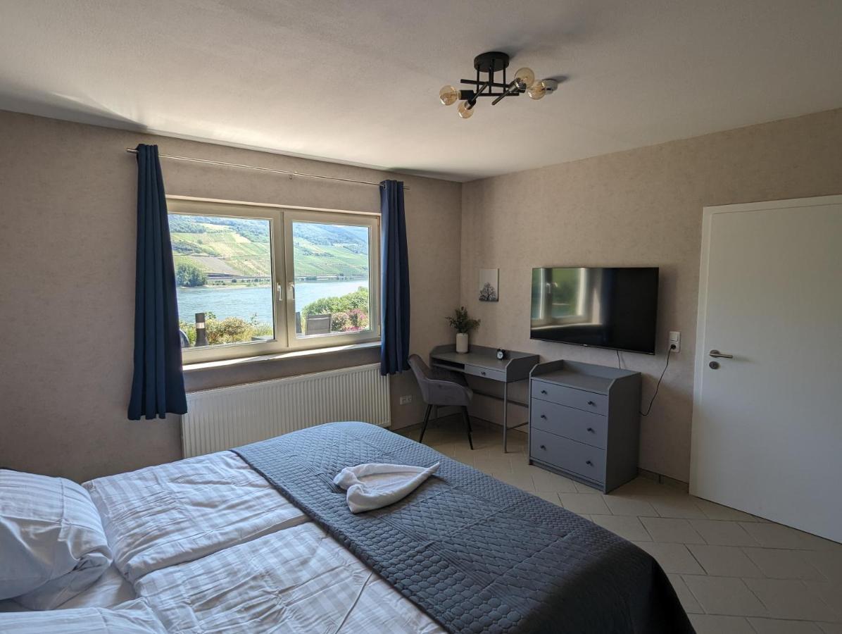Ferienwohnung Rheinperle Niederheimbach ภายนอก รูปภาพ